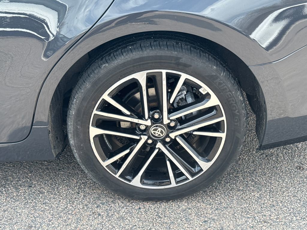 Used 2025 Toyota Camry XLE image 37