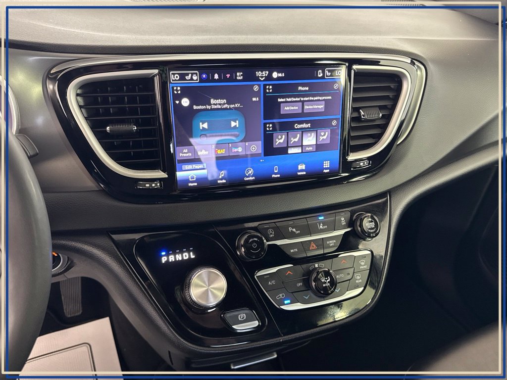 Certified 2025 Chrysler Pacifica Select FWD image 24