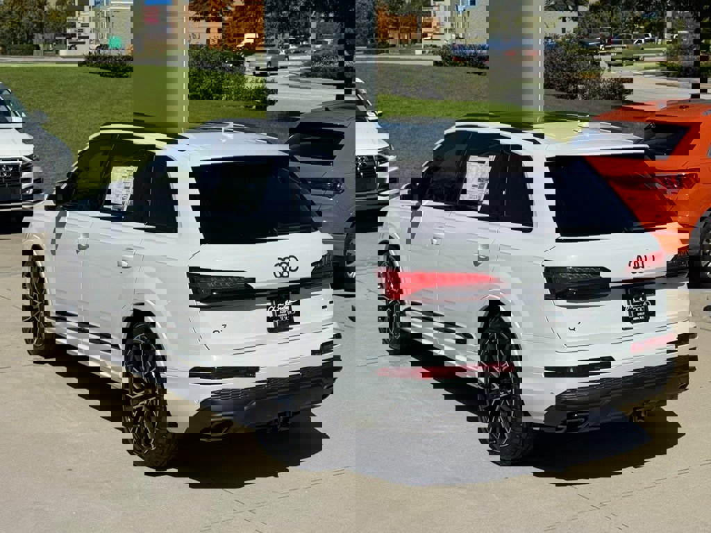 New 2025 Audi Q7 3.0T Prestige image 11