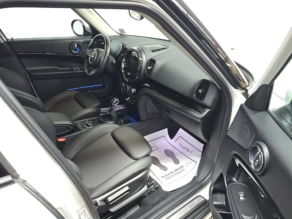 Used 2023 MINI Cooper Countryman SE w/ Storage Package image 16