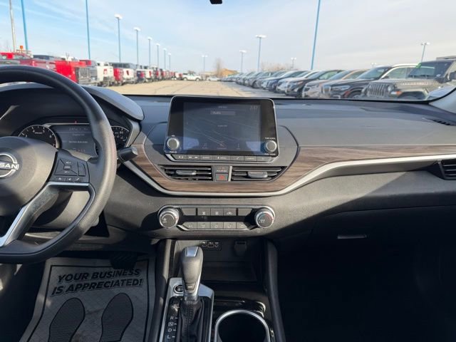 Used 2024 Nissan Altima 2.5 SV image 21