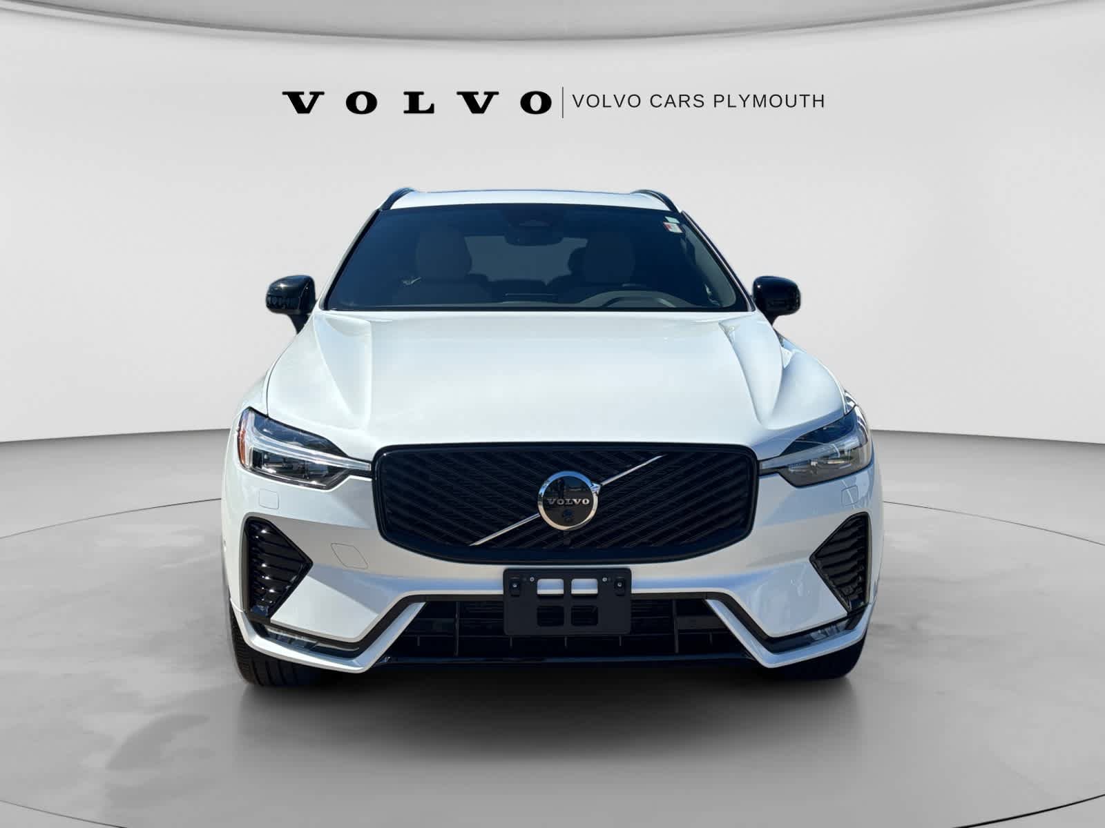 Used 2026 Volvo XC60 B5 Plus AWD/4WD image 2