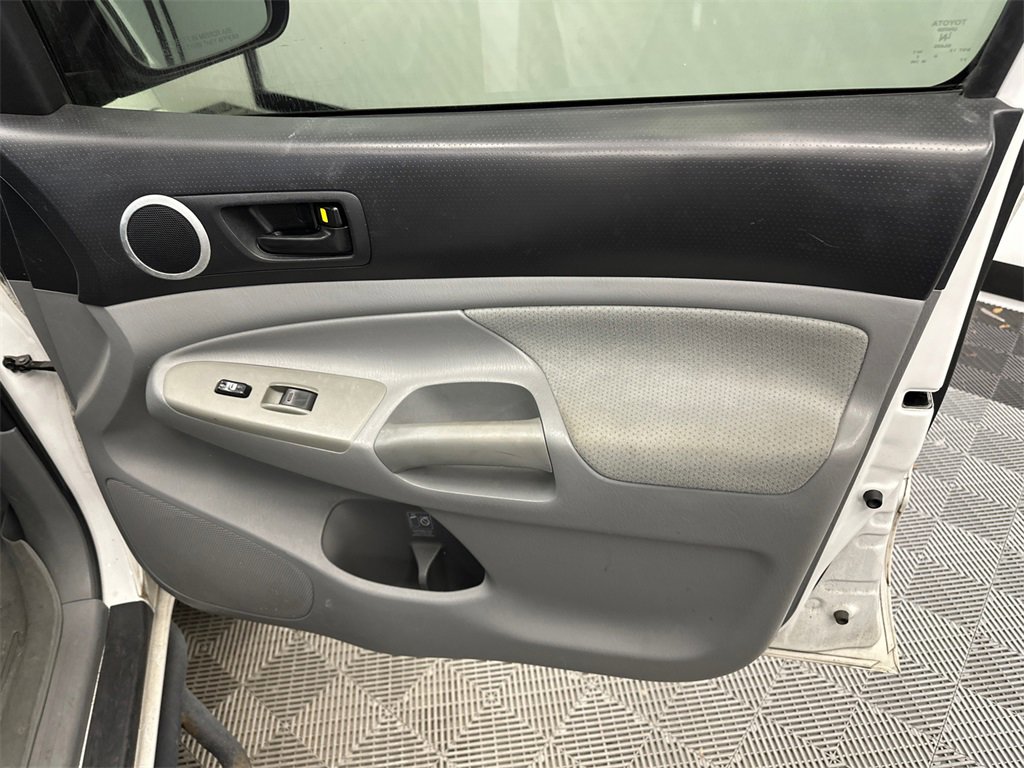 Used 2010 Toyota Tacoma PreRunner image 14