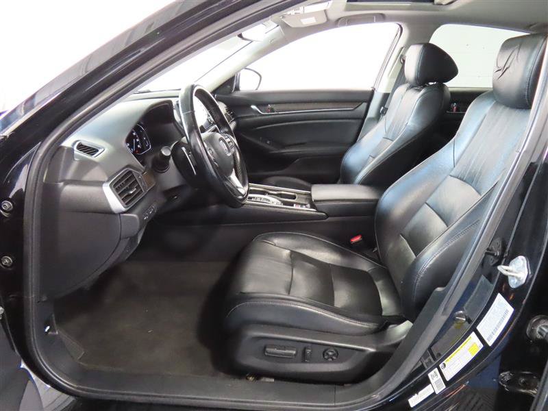 Used 2018 Honda Accord Touring image 25
