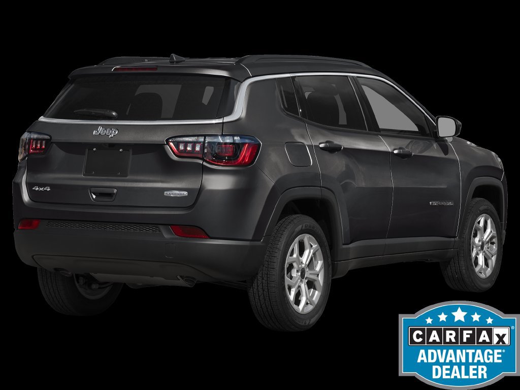 Used 2025 Jeep Compass Latitude AWD/4WD image 4