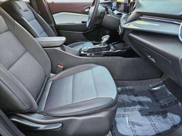 Used 2025 Chevrolet Trax LT w/ Driver Confidence Package FWD image 19