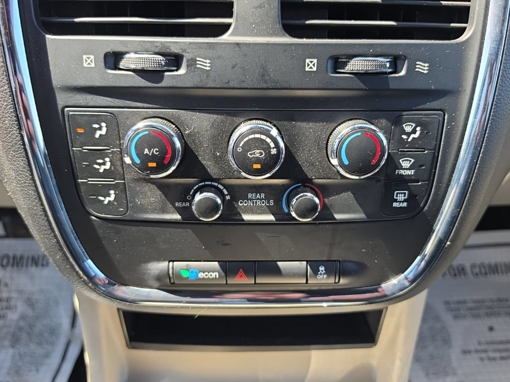 Certified 2019 Dodge Grand Caravan SXT FWD image 35