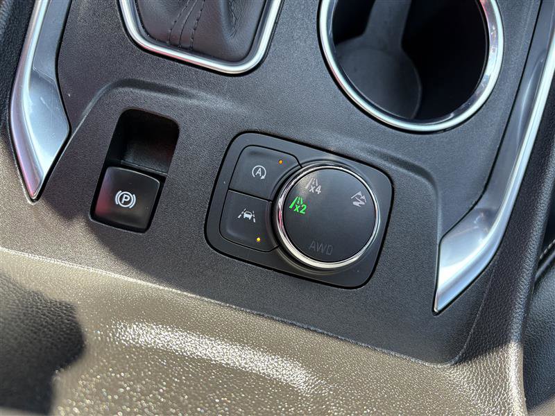 Used 2022 Chevrolet Traverse LT w/ Midnight/Sport Edition image 18