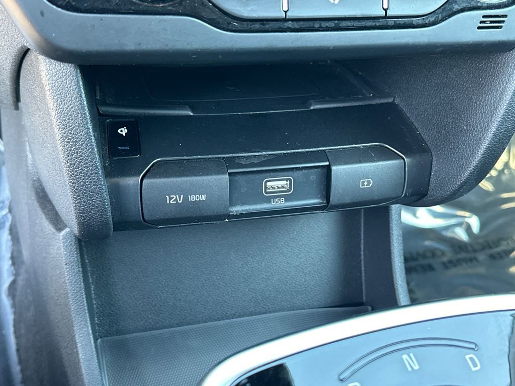 Certified 2022 Kia Niro EX w/ Cold Weather Package FWD image 27