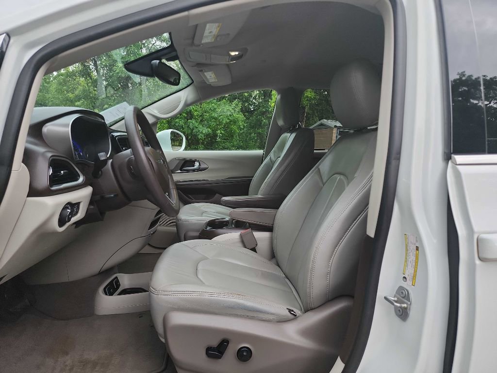 Used 2019 Chrysler Pacifica Touring Plus w/ Tire & Wheel Group image 15