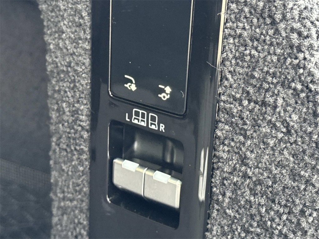 Used 2023 Land Rover Range Rover SE image 7