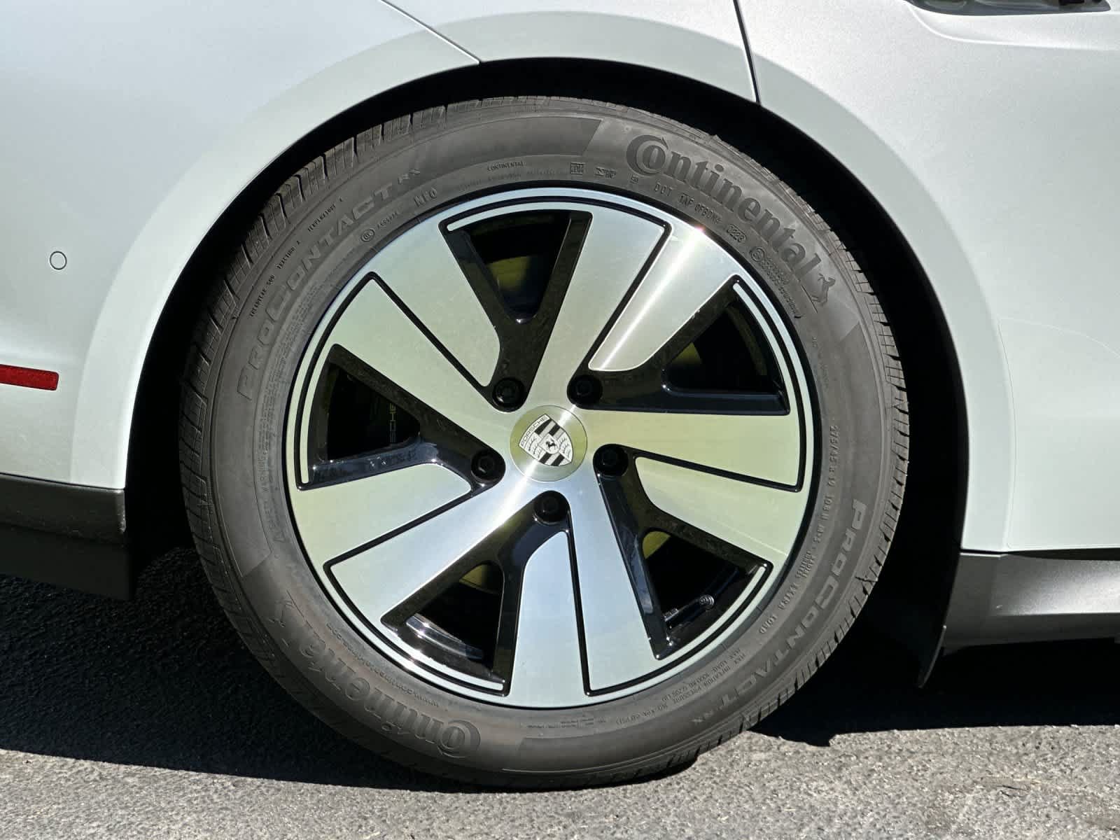 New 2026 Porsche Taycan AWD/4WD image 30