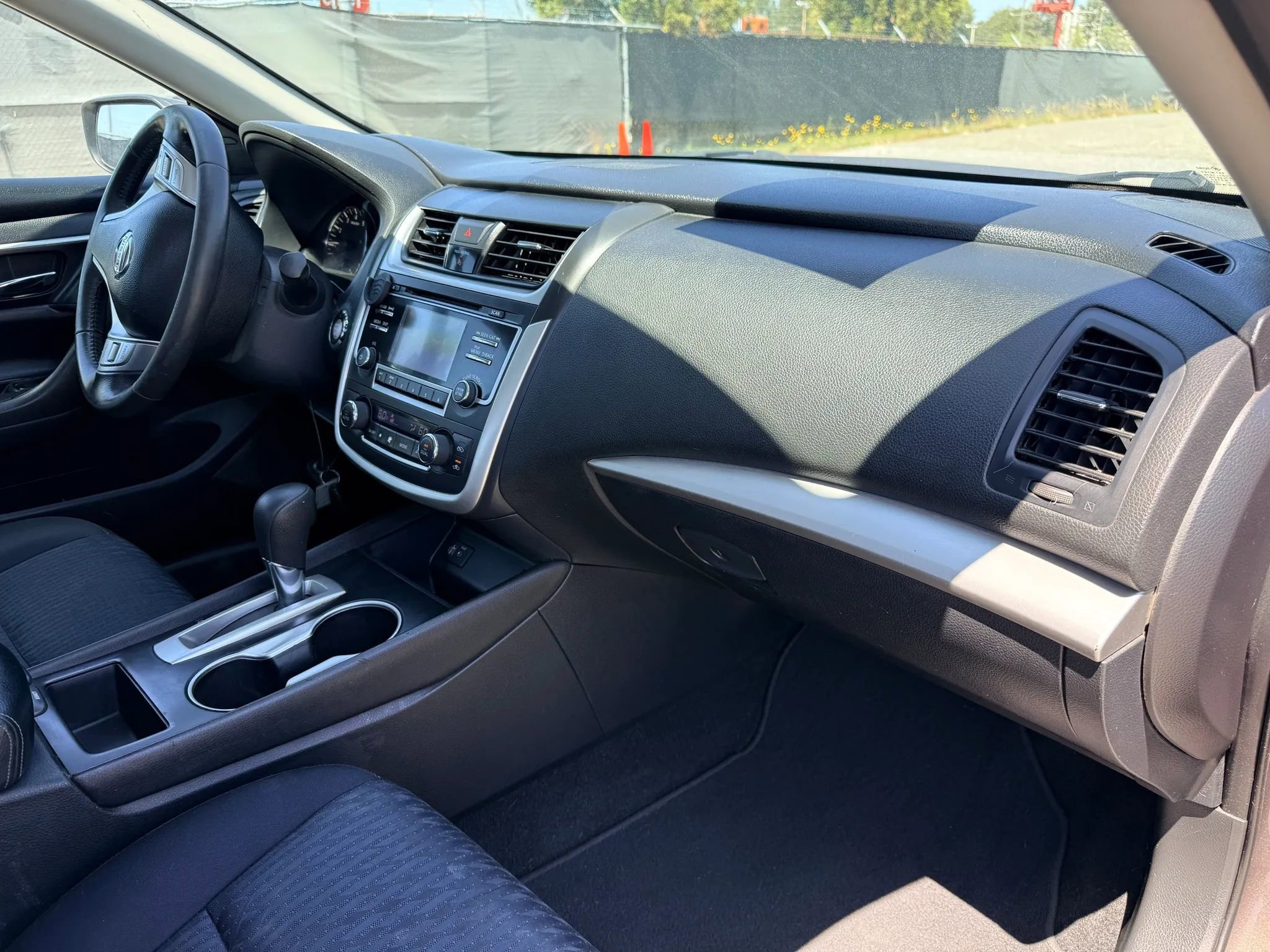 Used 2017 Nissan Altima 2.5 SV image 19