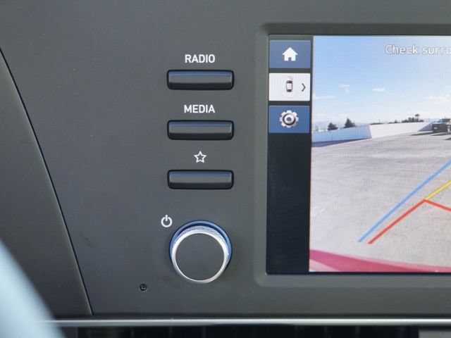 Used 2025 Hyundai Elantra Hybrid FWD image 21
