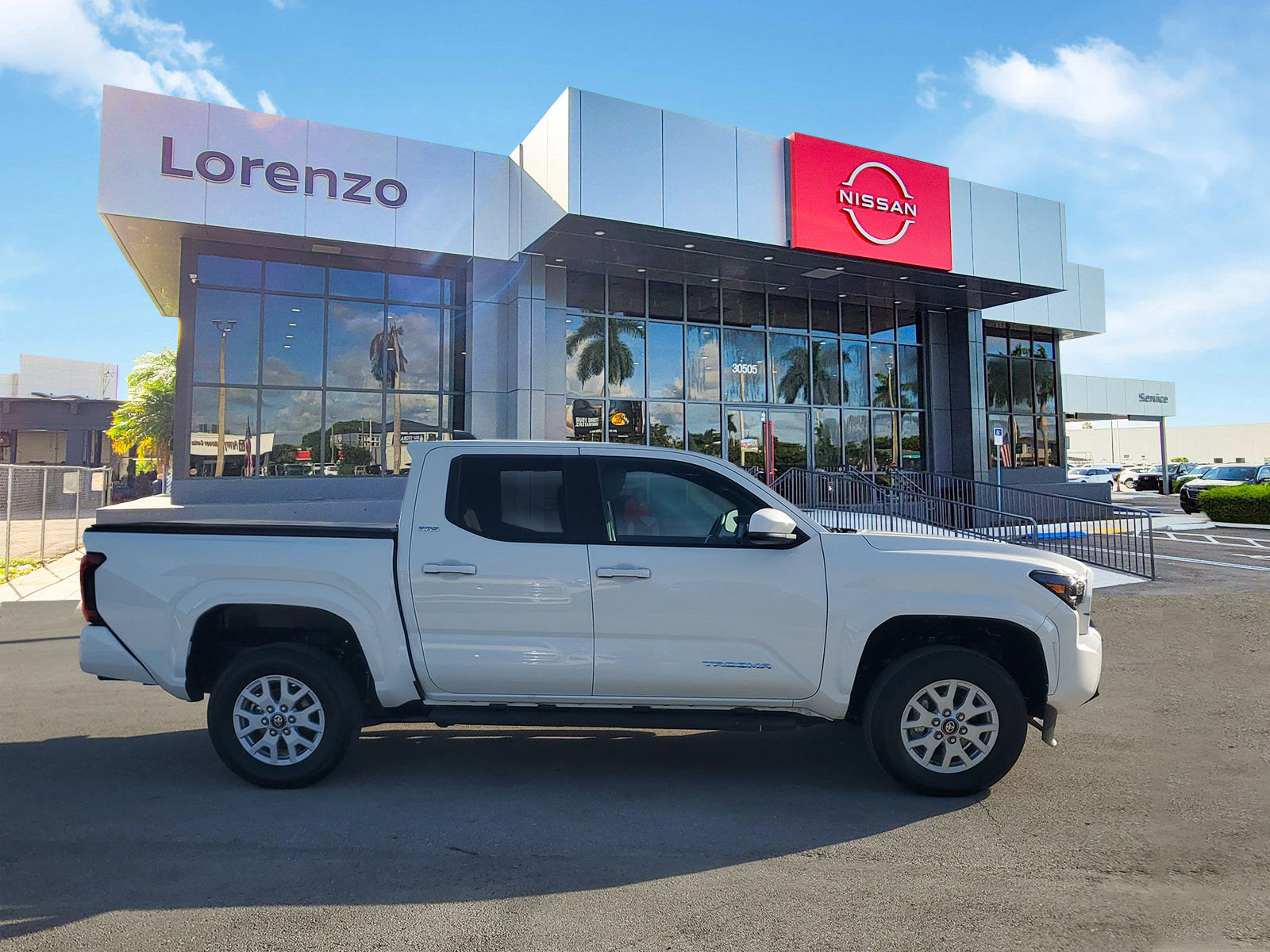 Used 2024 Toyota Tacoma SR5 image 4