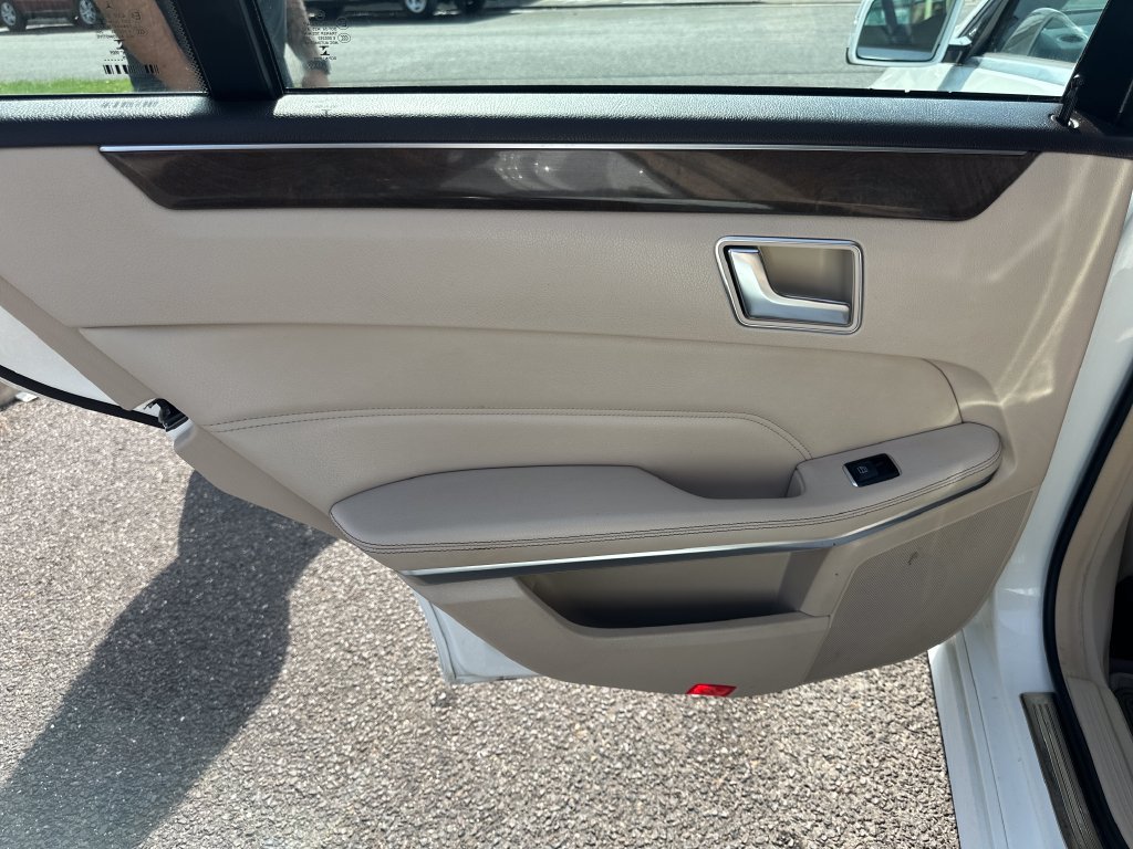 Used 2016 Mercedes-Benz E 350 4MATIC Sedan image 14