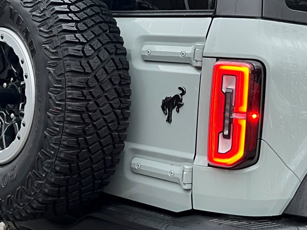 Used 2024 Ford Bronco Badlands image 11