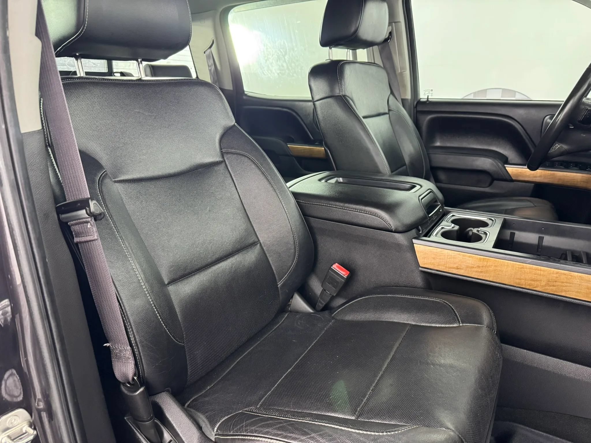 Used 2015 Chevrolet Silverado 1500 LTZ w/ LTZ Plus Package AWD/4WD image 34