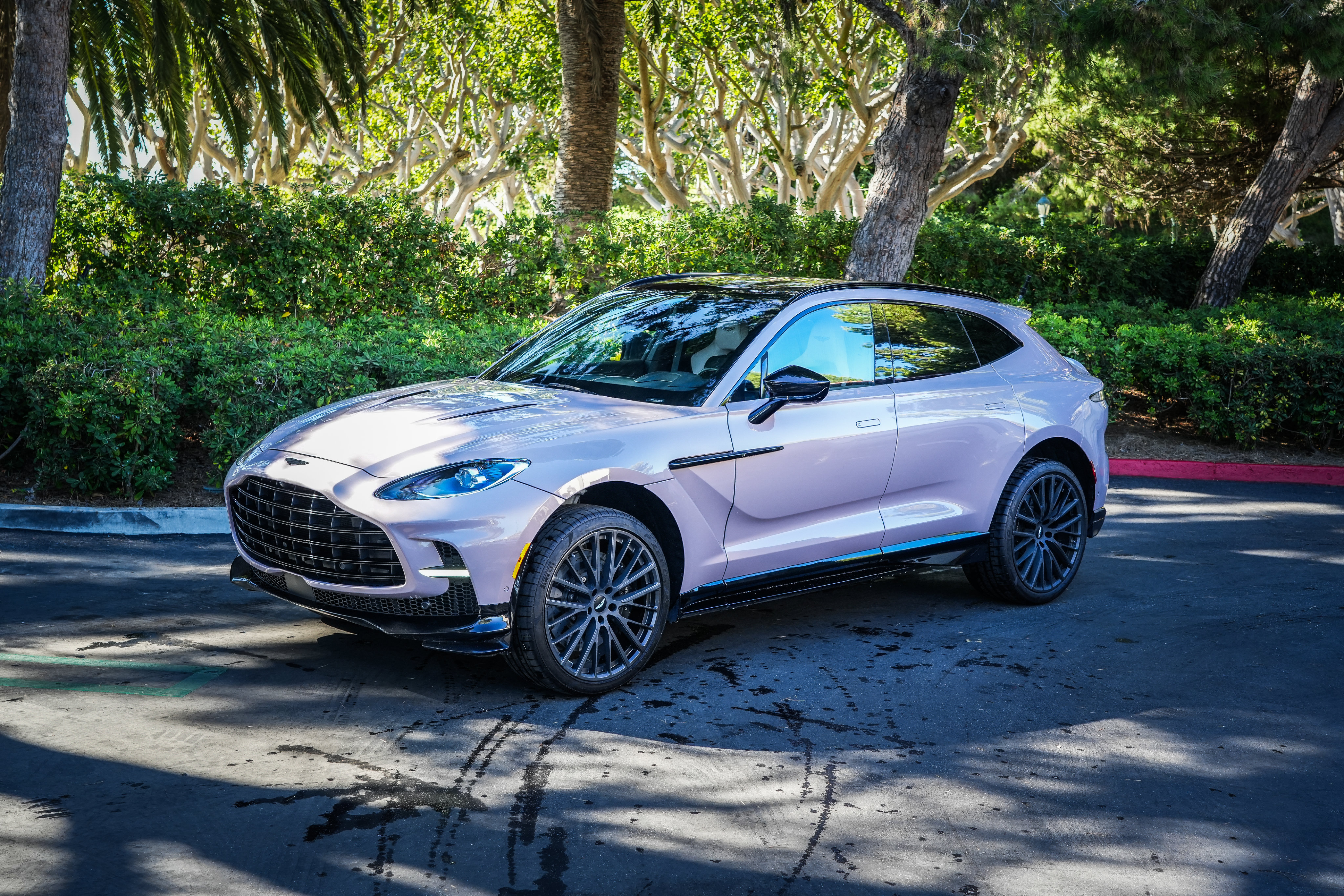 Used 2023 Aston Martin DBX 707 AWD/4WD image 2