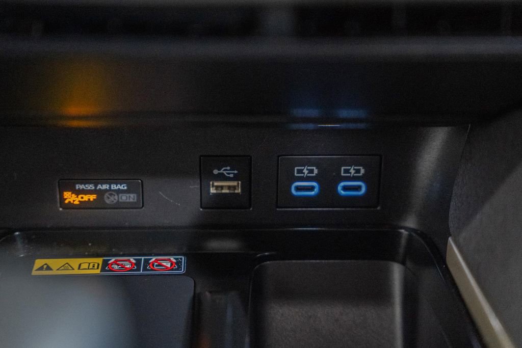 Used 2025 Toyota Camry LE image 22