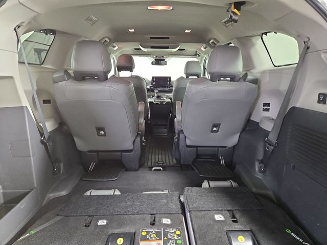 Used 2023 Toyota Sienna Limited FWD image 37