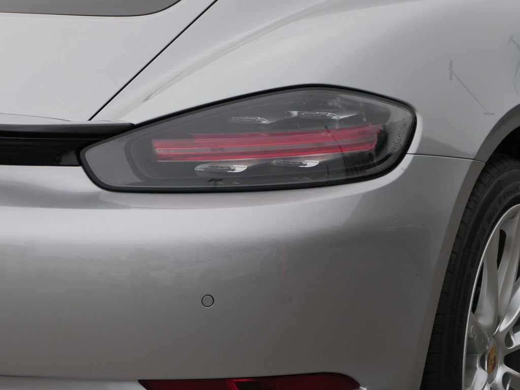 Used 2017 Porsche 718 Cayman image 5