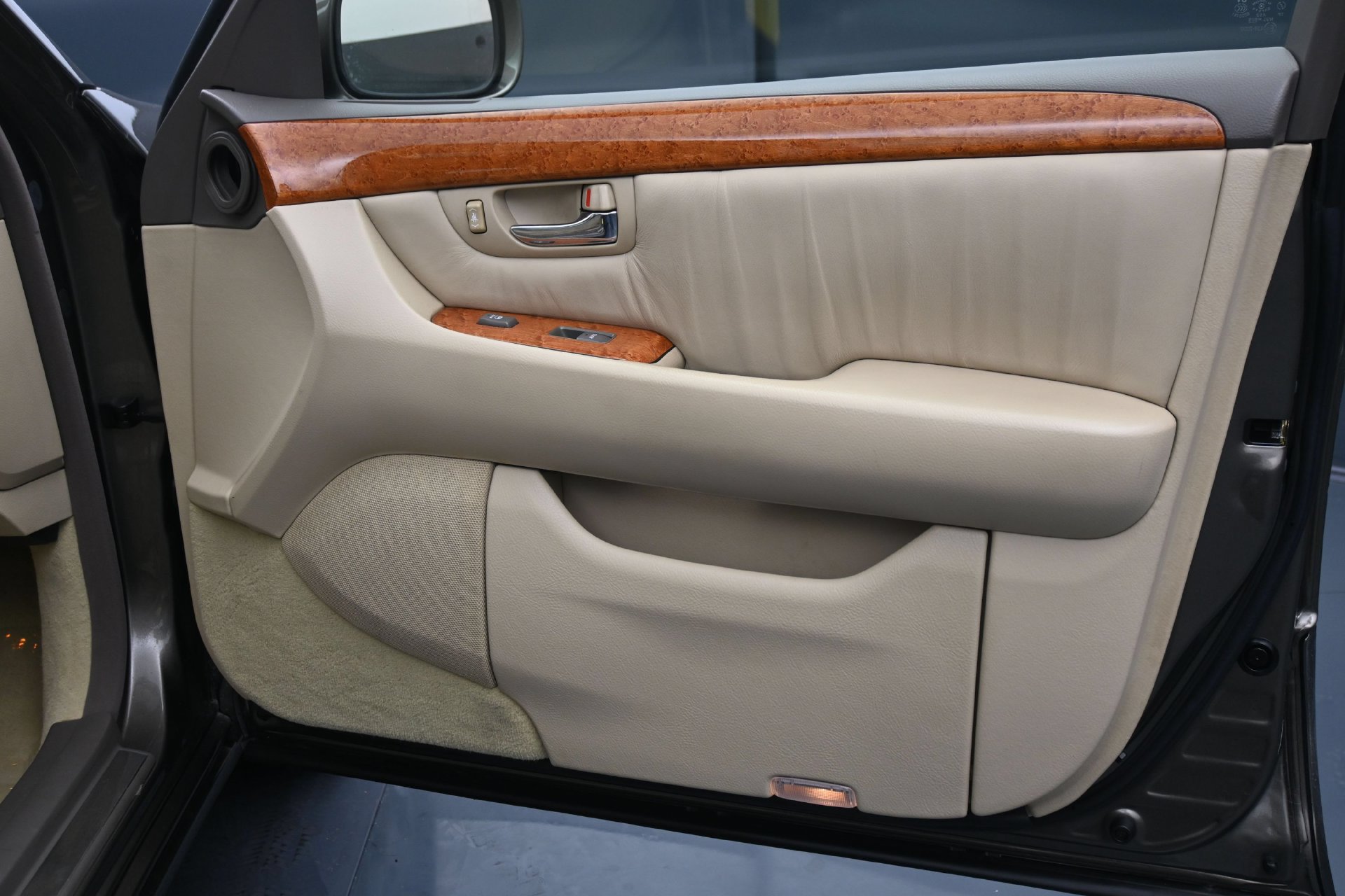 Used 2005 Lexus LS 430 RWD image 12