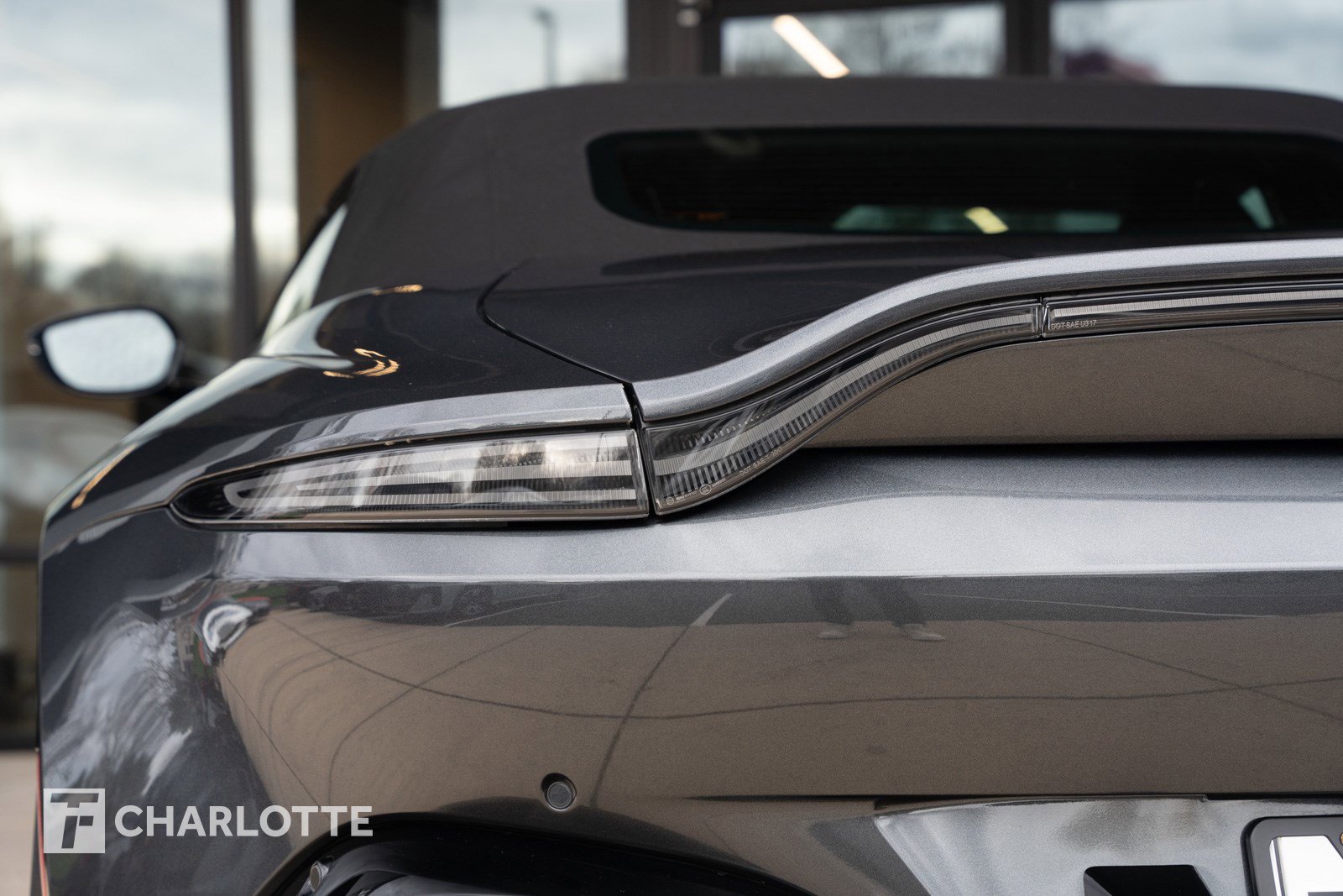 Used 2021 Aston Martin V8 Vantage Roadster image 14