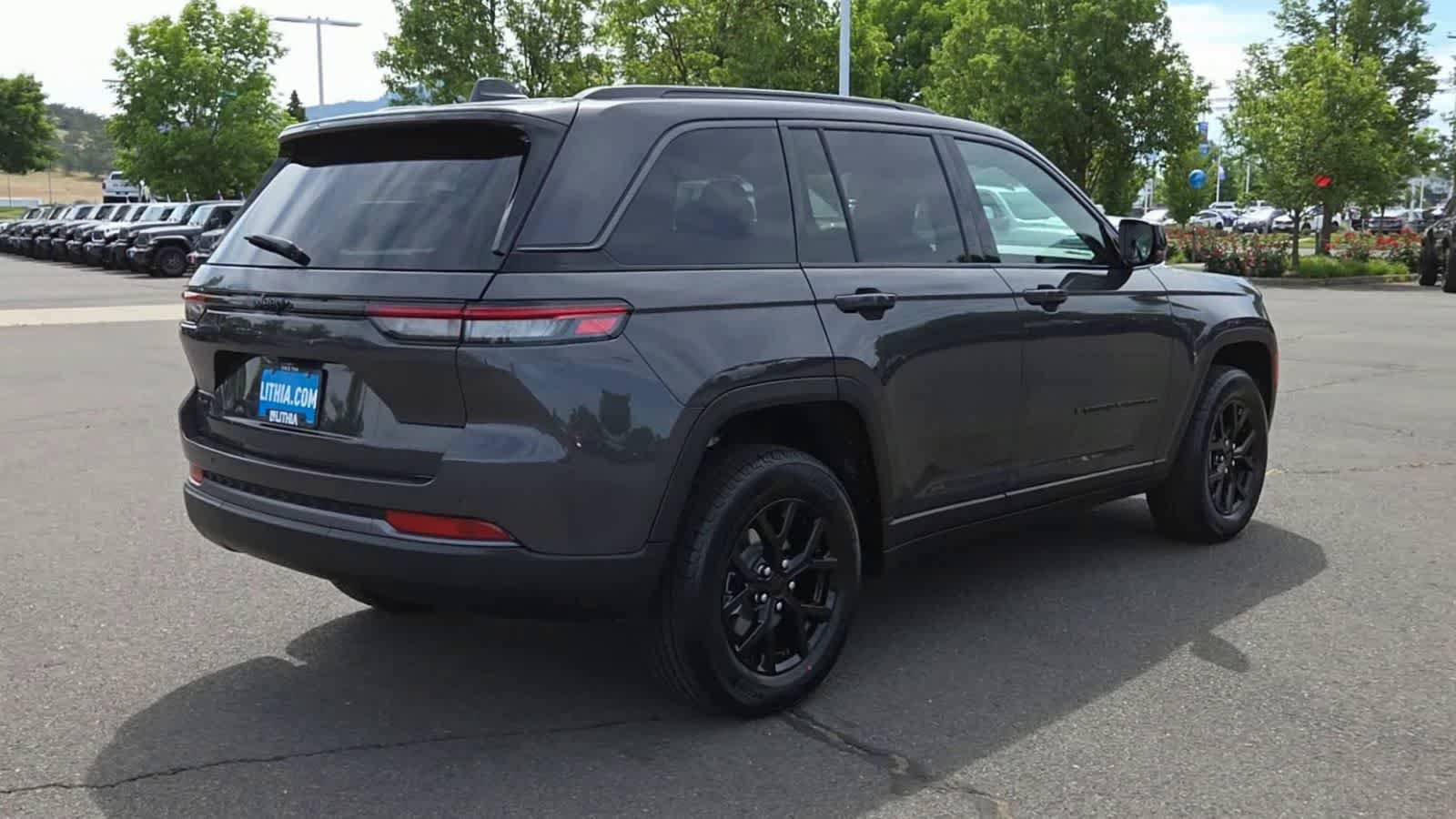 New 2026 Jeep Grand Cherokee Altitude AWD/4WD image 8