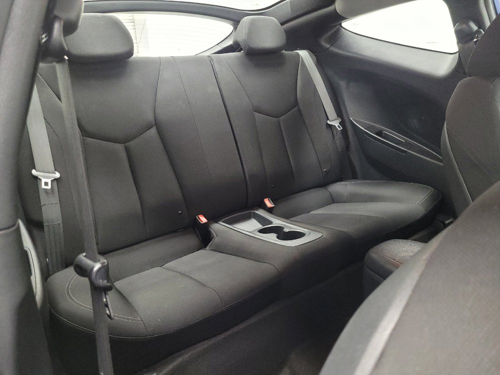 Used 2016 Hyundai Veloster FWD image 19