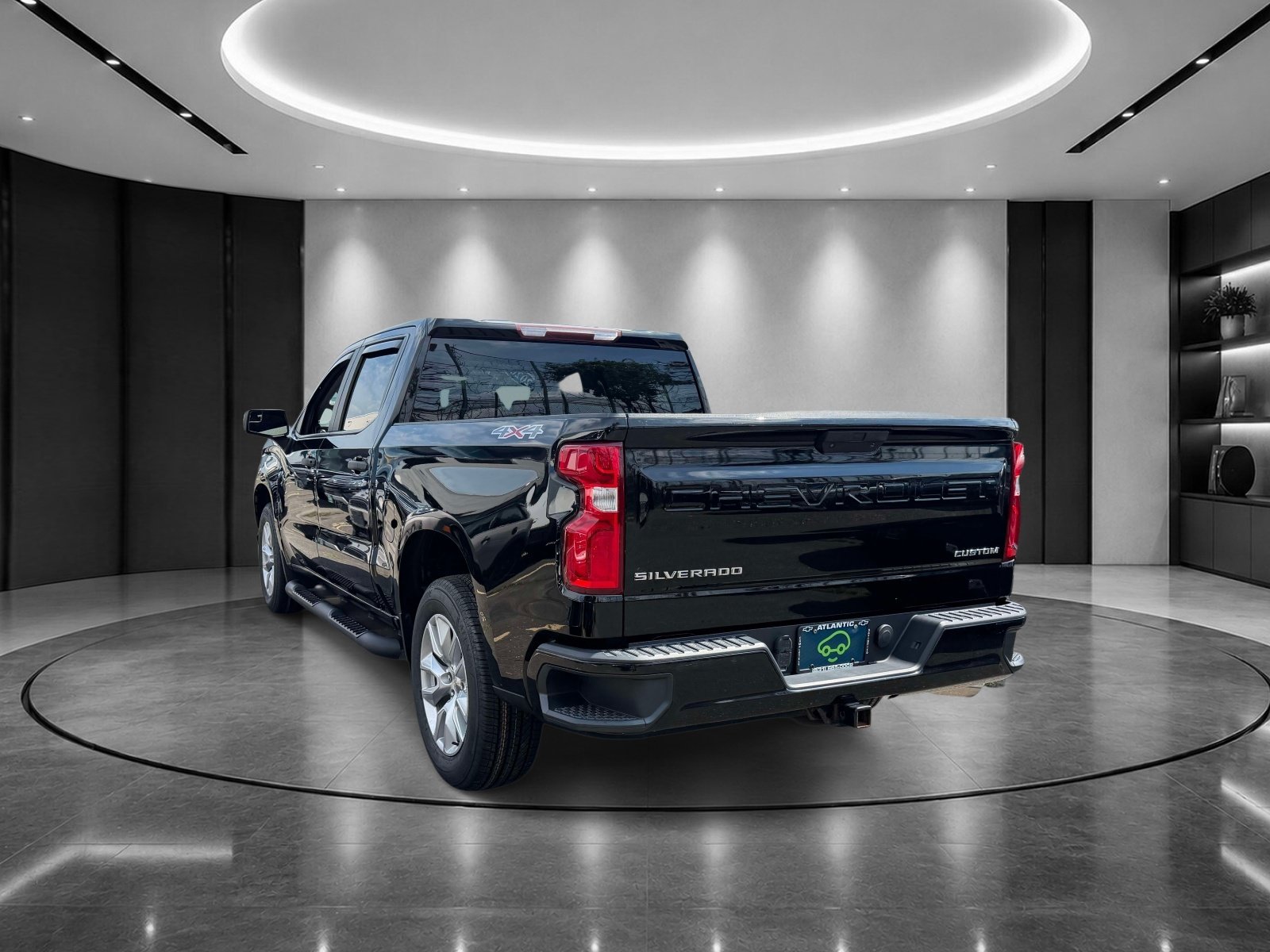Used 2020 Chevrolet Silverado 1500 Custom w/ Custom Value Package AWD/4WD image 4