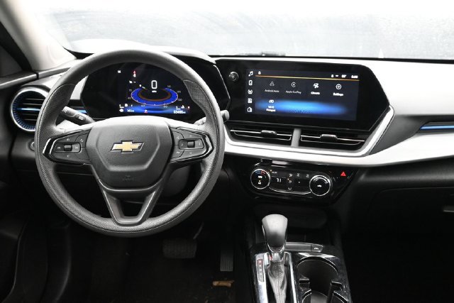 Used 2024 Chevrolet Trax LT FWD image 6