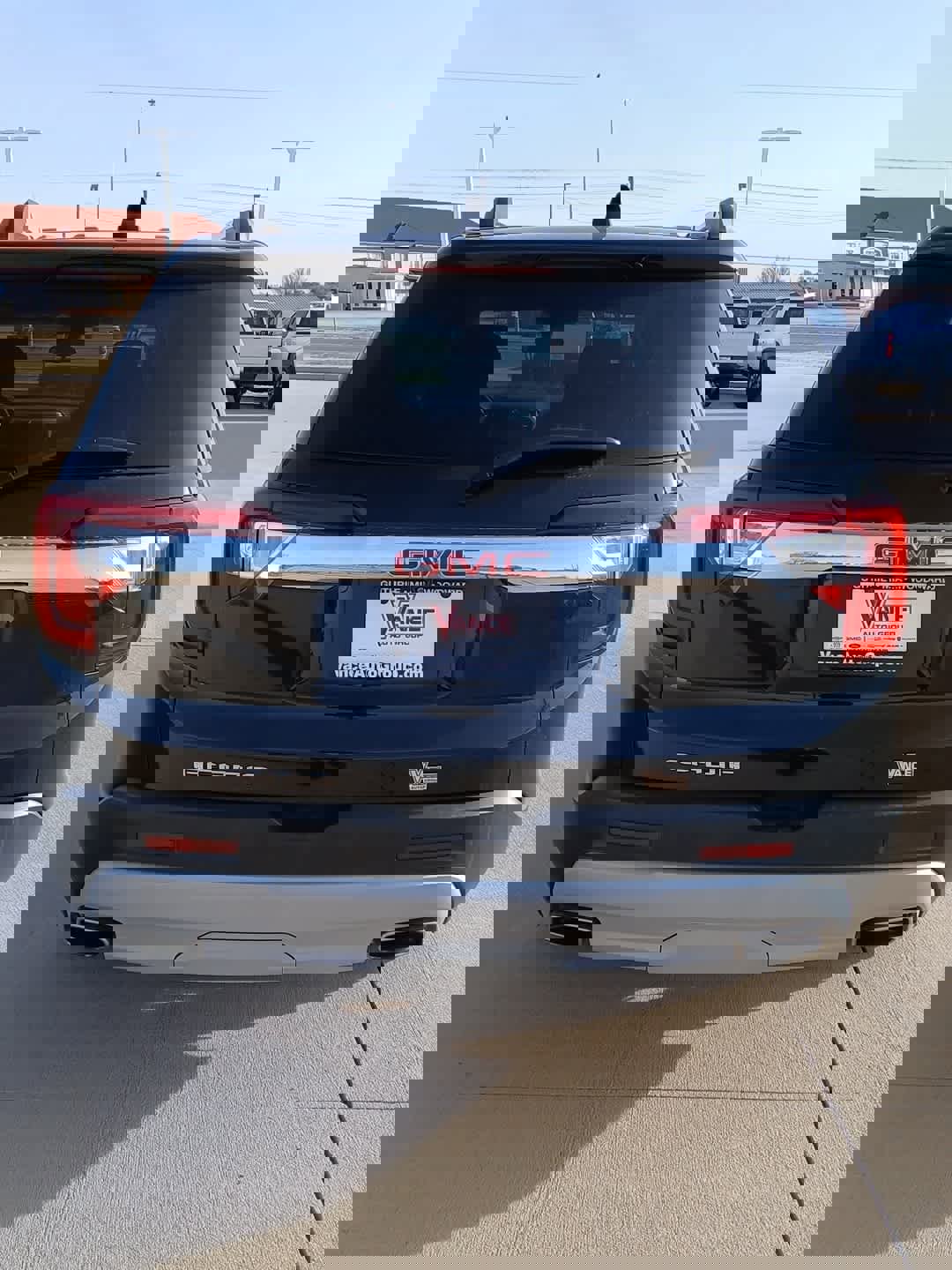 Used 2023 GMC Acadia SLE w/ Driver Convenience Package image 9