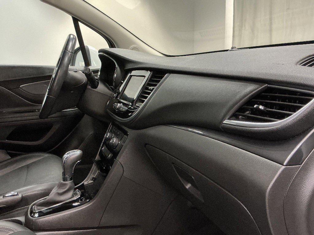 Used 2022 Buick Encore Preferred w/ Safety Package image 29