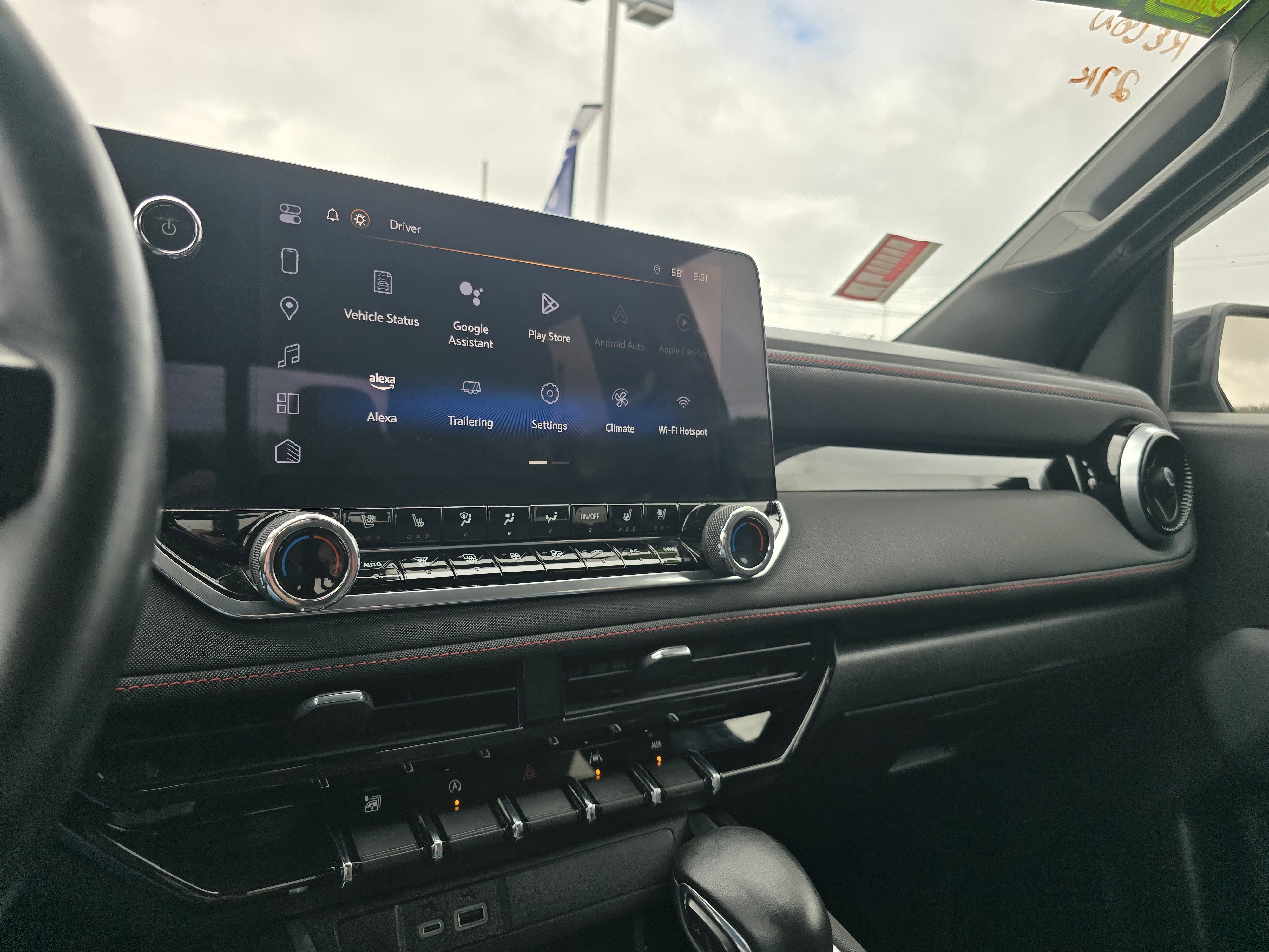 Used 2024 Chevrolet Colorado Z71 w/ Z71 Convenience Package 2 AWD/4WD image 24