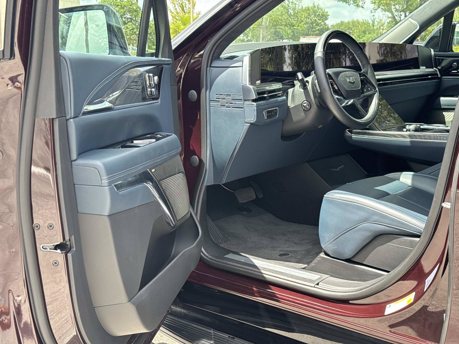 Certified 2025 Cadillac Escalade IQ Sport 2 AWD/4WD image 13