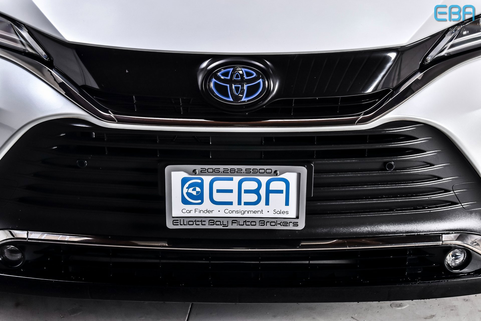 Used 2024 Toyota Venza Nightshade image 9