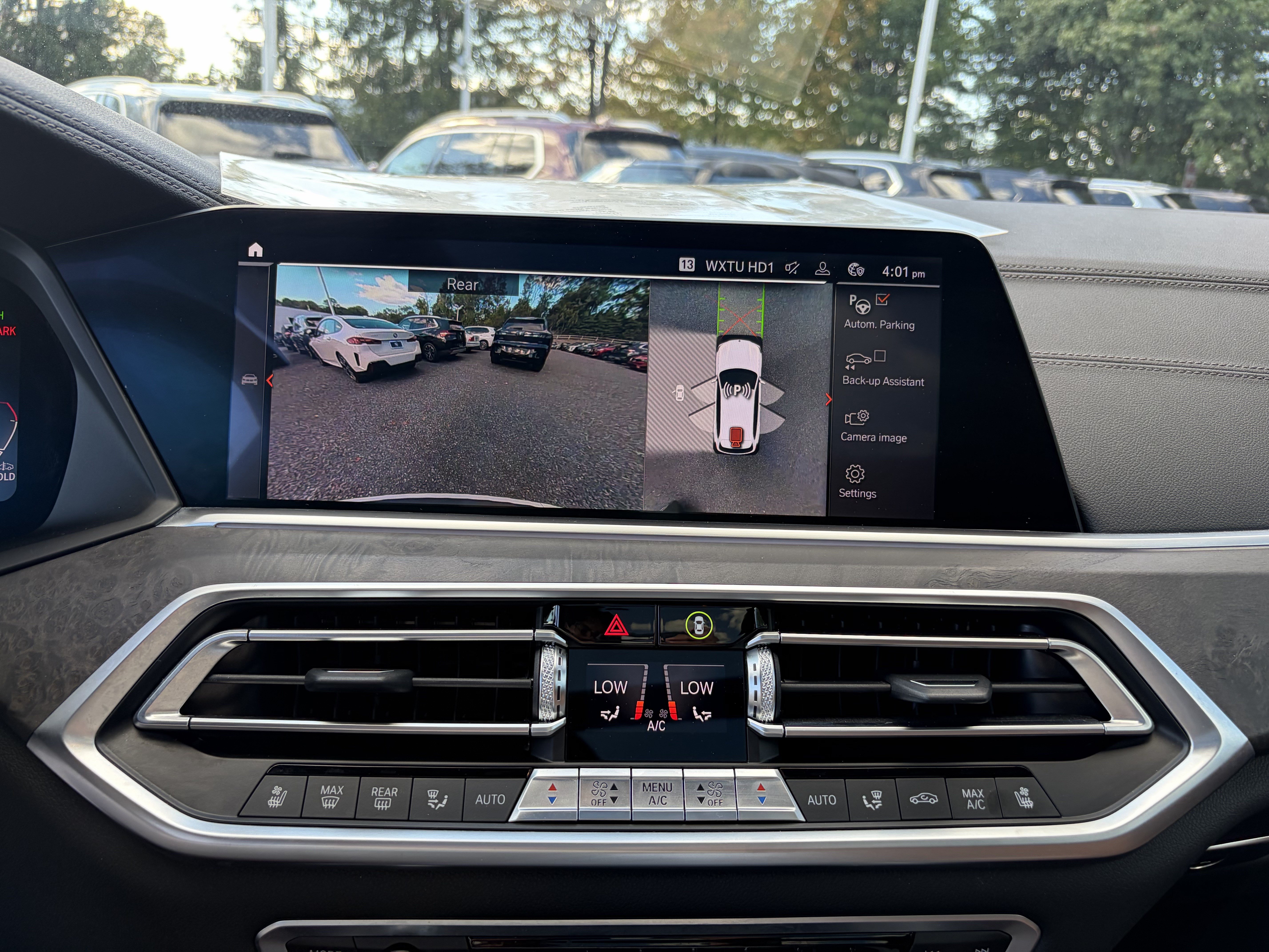 Used 2020 BMW X5 xDrive40i w/ Premium Package AWD/4WD image 12