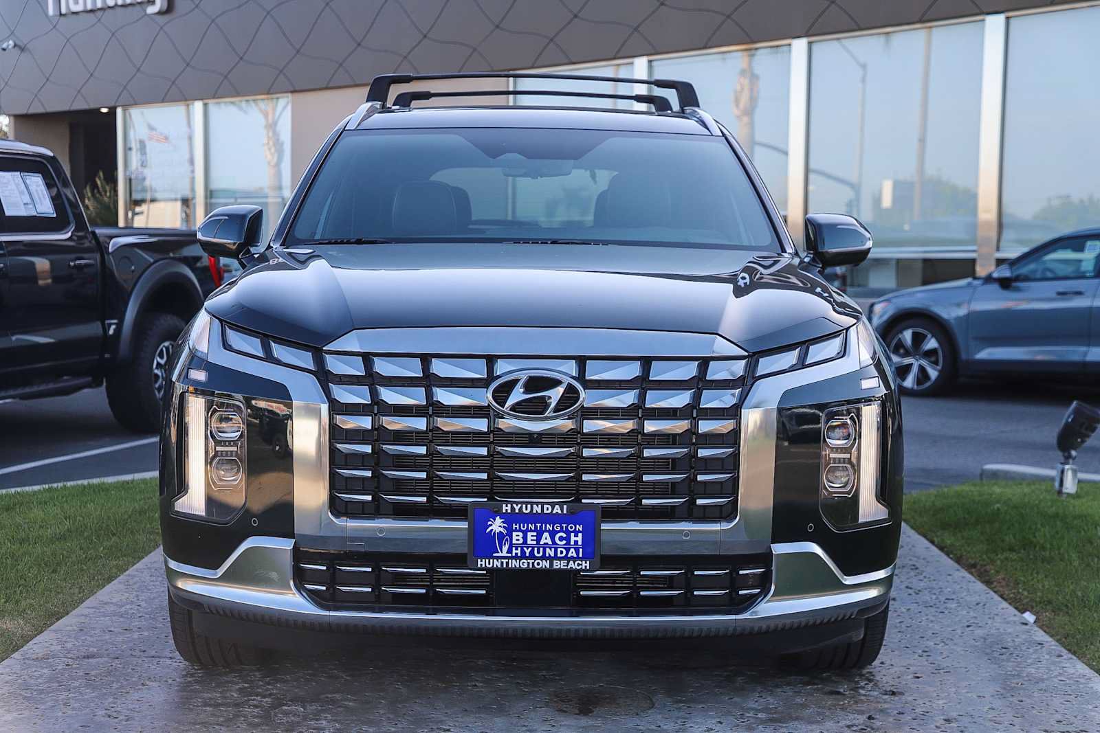 Used 2024 Hyundai Palisade Calligraphy AWD/4WD image 2