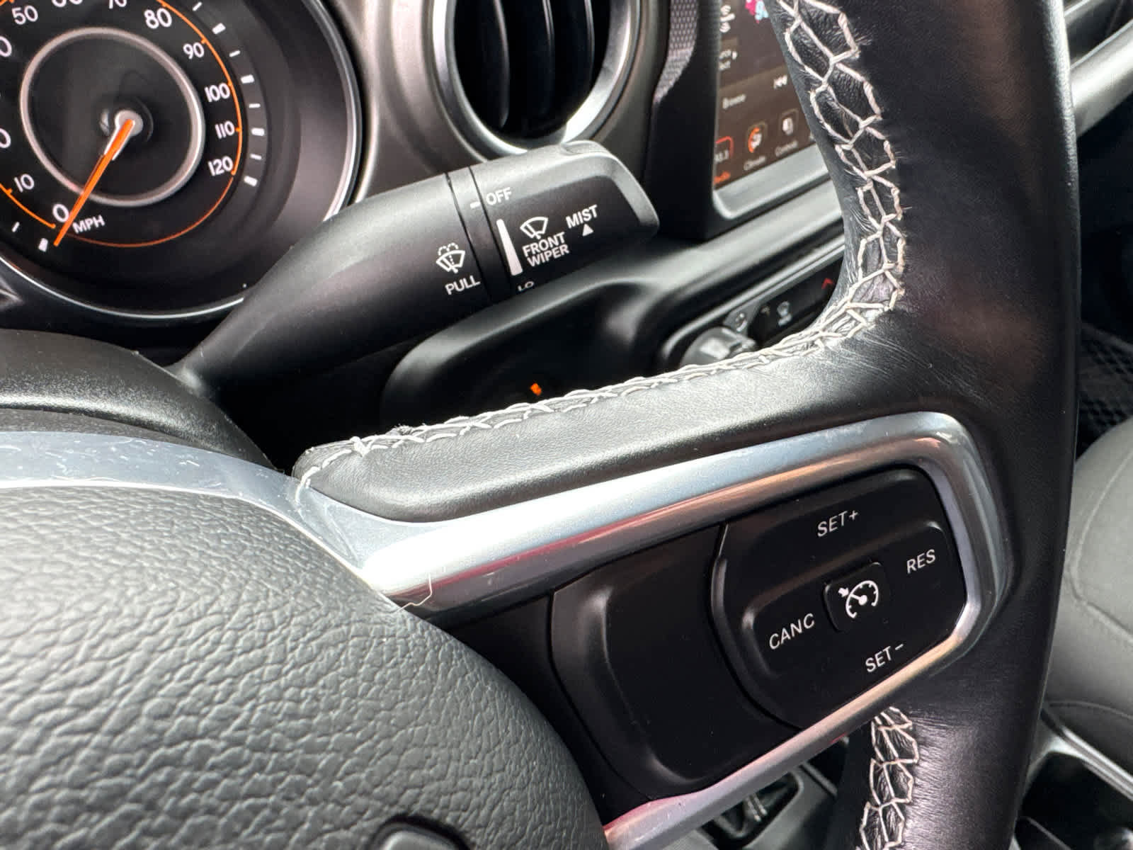 Used 2022 Jeep Wrangler Unlimited Sahara AWD/4WD image 17
