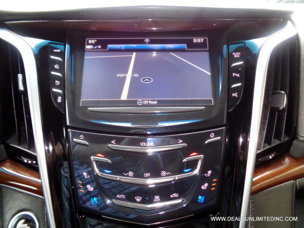 Used 2019 Cadillac Escalade ESV 4WD image 19