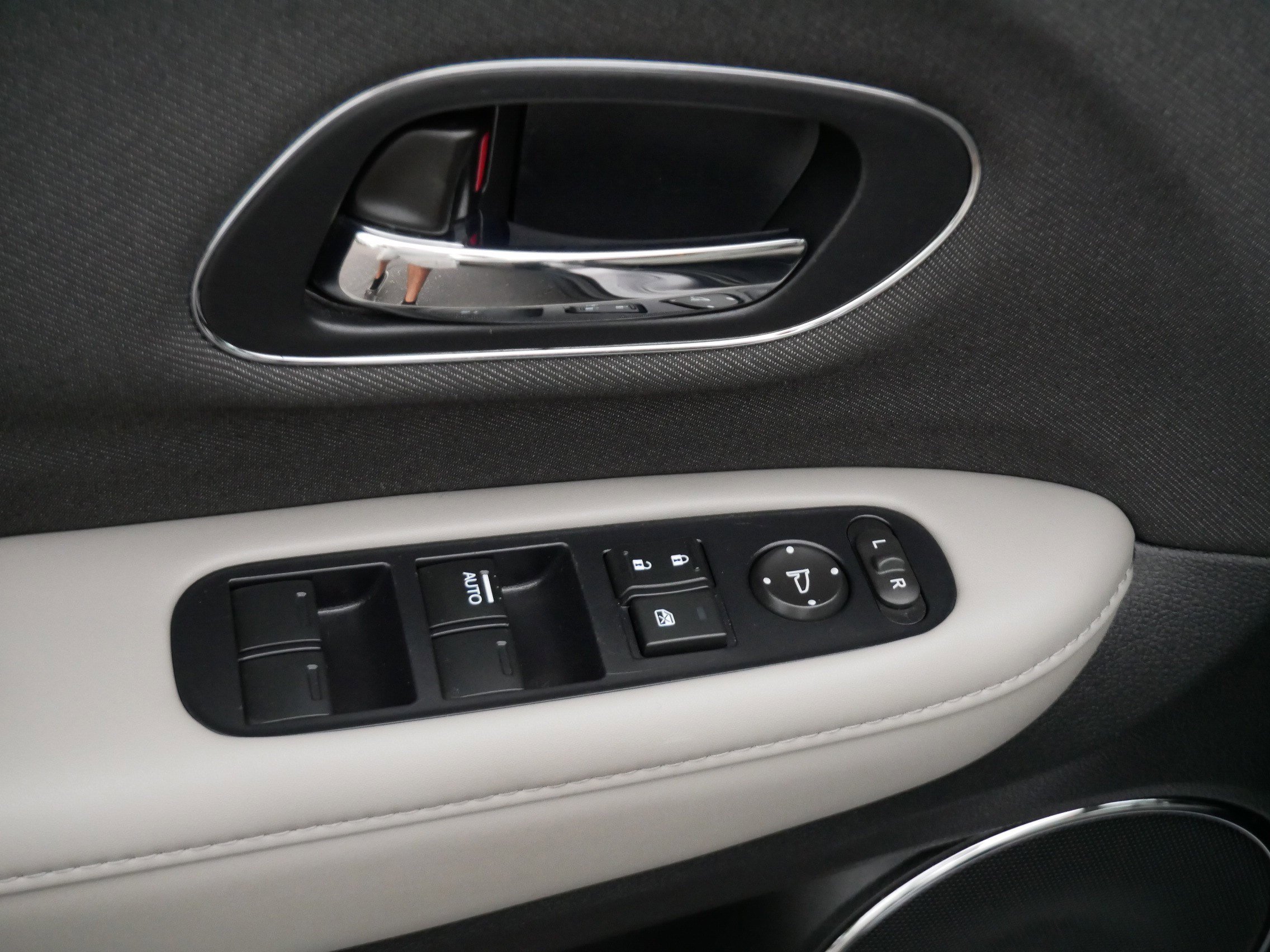 Used 2020 Honda HR-V EX image 19