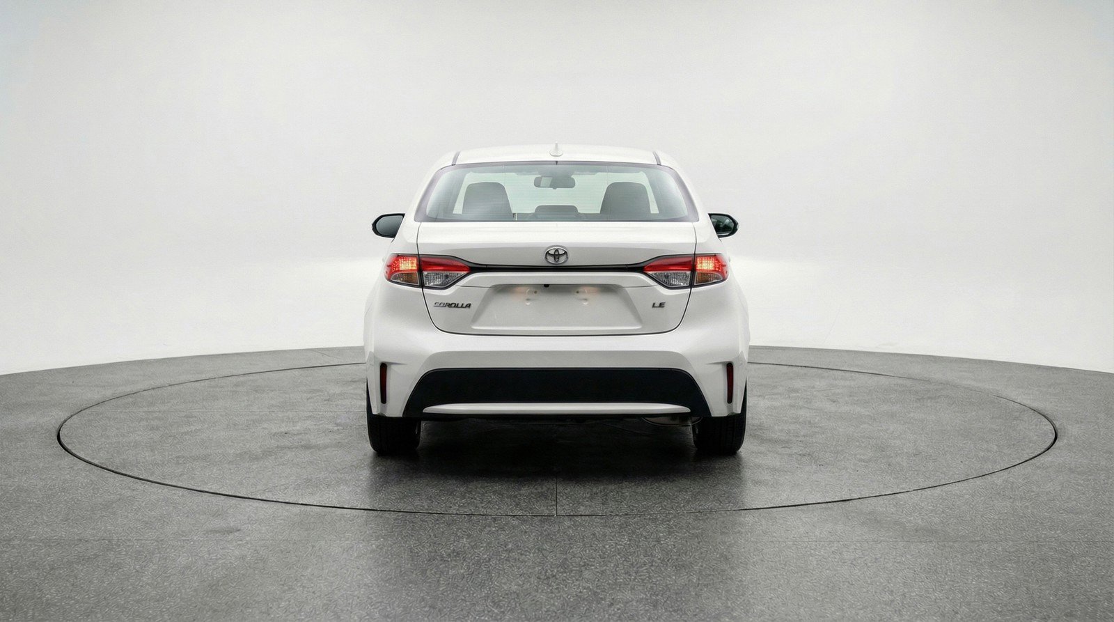 Used 2025 Toyota Corolla LE FWD image 6