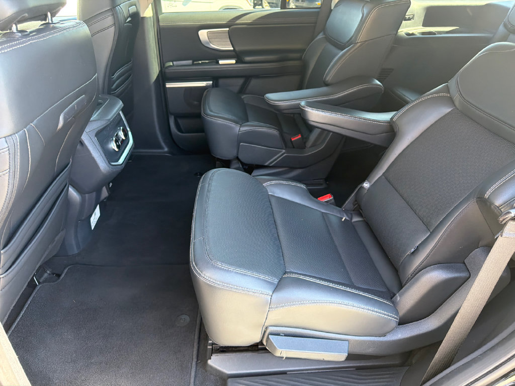 Used 2025 Ford Expedition Platinum AWD/4WD image 21