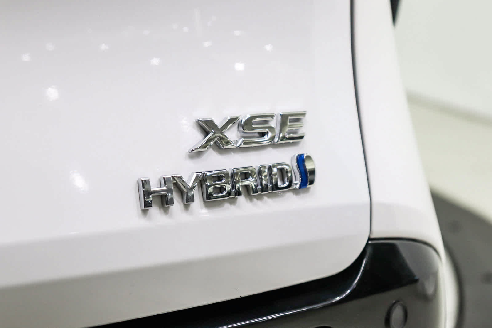 Used 2024 Toyota Sienna XSE w/ XSE Plus Package AWD/4WD image 9