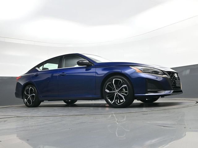 Used 2024 Nissan Altima 2.5 SR FWD image 30