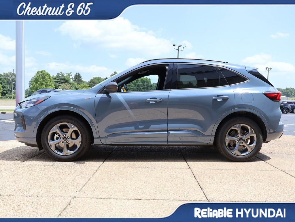 Used 2024 Ford Escape ST-Line w/ Tech Pack #1 FWD image 3