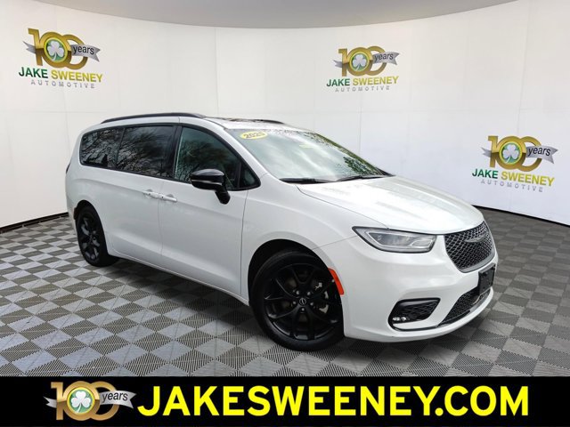 Used 2025 Chrysler Pacifica Limited FWD image 1