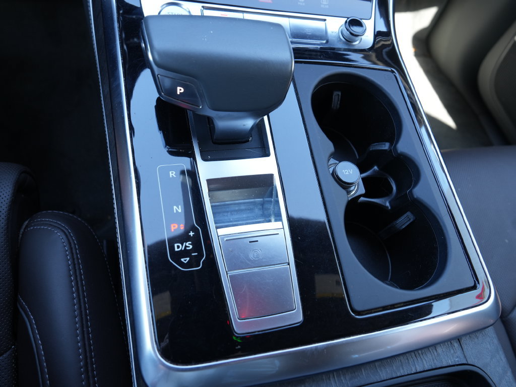 Used 2019 Audi Q8 Prestige AWD/4WD image 32