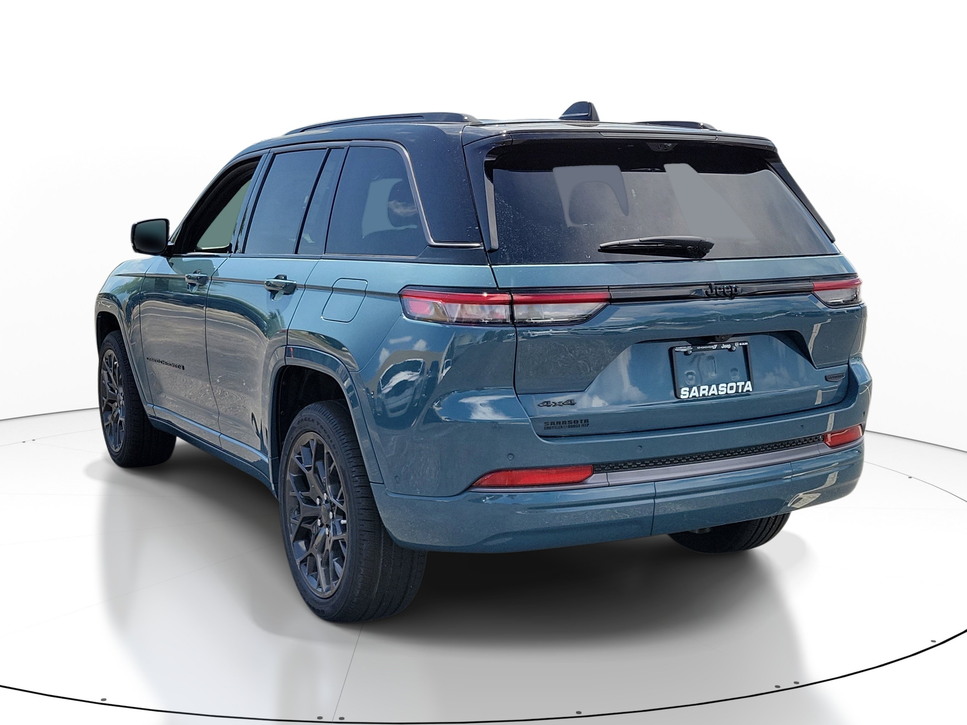 New 2026 Jeep Grand Cherokee Summit w/ Obsidian Package AWD/4WD image 4